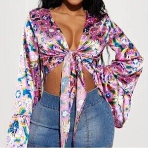 L.I.F.E. Floral Print Satin‎ Bell Sleeve Blouse Size M RefN10